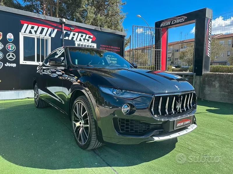 Usata Maserati Levante 275 CV (202 kW) 2016 Nero SUV