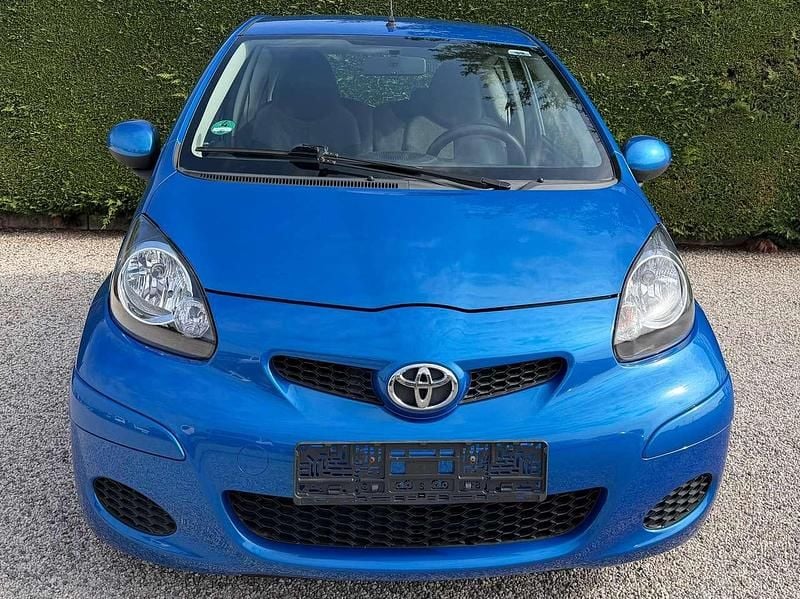 Usata Toyota Aygo 68 CV (50 kW) 2010 Blu/azzurro Utilitaria