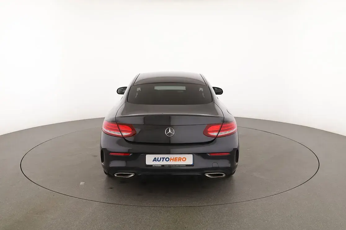 Usata Mercedes C200 AMG line 197 CV (144 kW) 2018 Nero