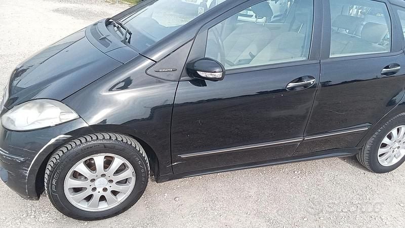 Usata Mercedes A180 Avantgarde 108 CV (79 kW) 2009 Nero Berlina