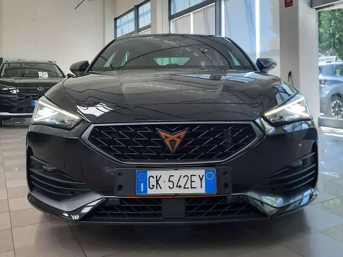 Usata Cupra Leon 245 CV (180 kW) 2022 Nero midnight Berlina