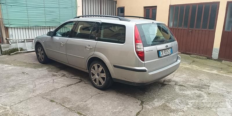 Usata Ford Mondeo 130 CV (95 kW) 2004 Grigio Station wagon