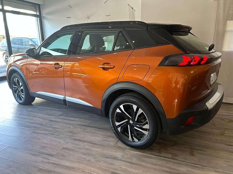 Usata Peugeot 2008 Allure 56 kW (77 CV) 2020 Arancione SUV