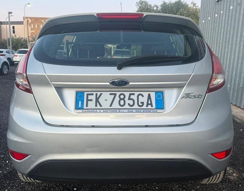 Usata Ford Fiesta Business Edition 75 CV (55 kW) 2017 Argento Utilitaria