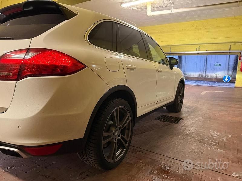 Usata Porsche Cayenne 2012 Bianco SUV