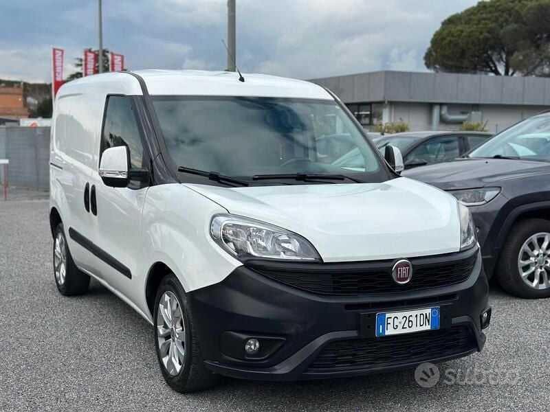 Usata Fiat Doblò Lounge 95 CV (69 kW) 2016 Bianco Monovolume
