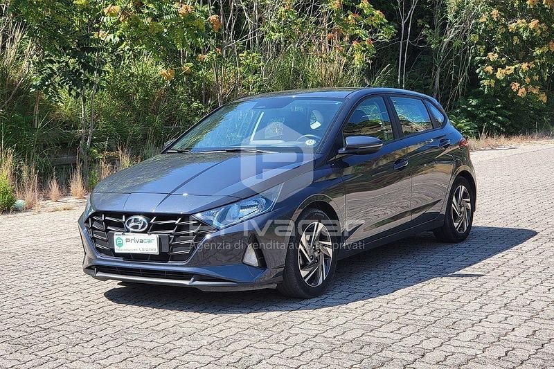Grigio Usata 2022 Hyundai i20 Tre volumi | 12.800 € (Ottimo prezzo) - Immagine 1/4