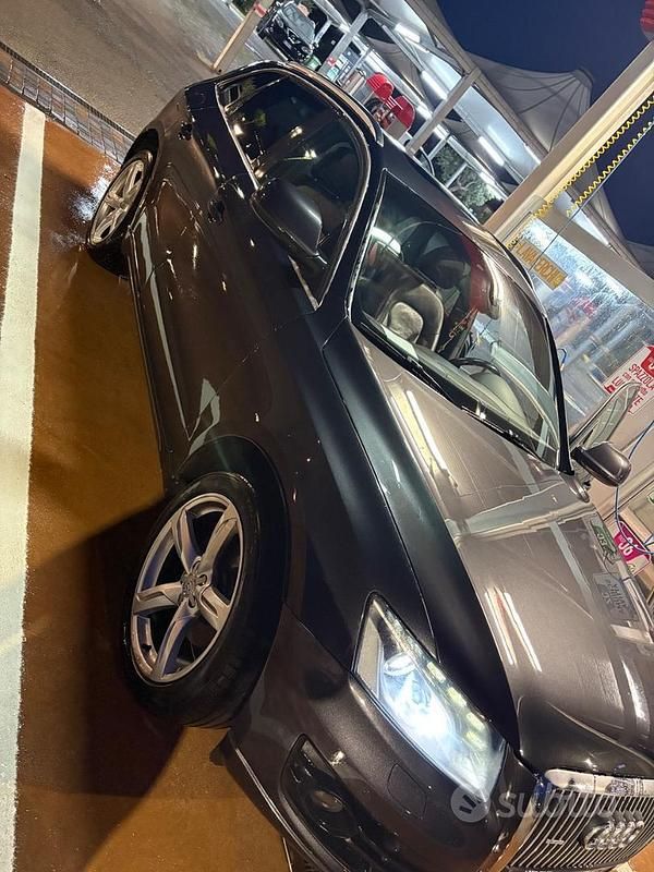 Grigio Usata 2010 Audi Q5 SUV | 11.500 € (Cara) - Immagine 1/4