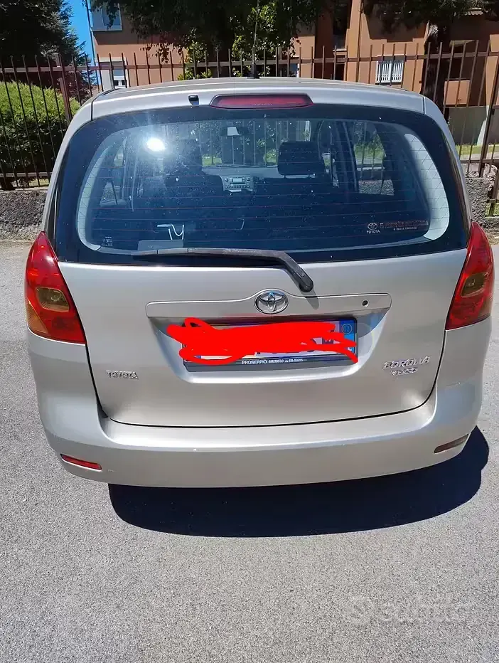 Usata Toyota Corolla Verso 110 CV (80 kW) 2002 Monovolume