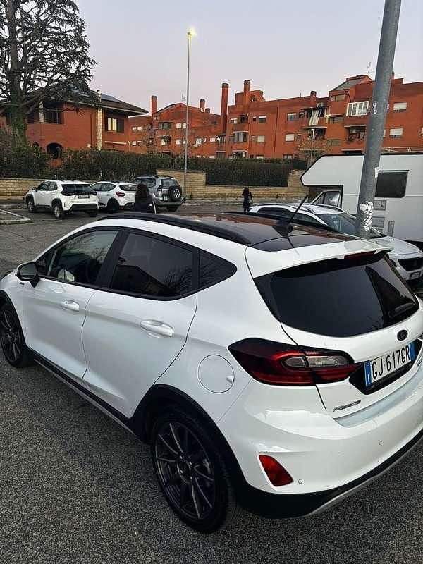 Usata Ford Fiesta Active 125 CV (91 kW) 2022 Bianco Utilitaria