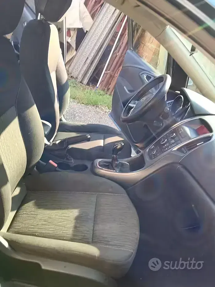 Usata Opel Astra 130 CV (95 kW) 2013 Station wagon