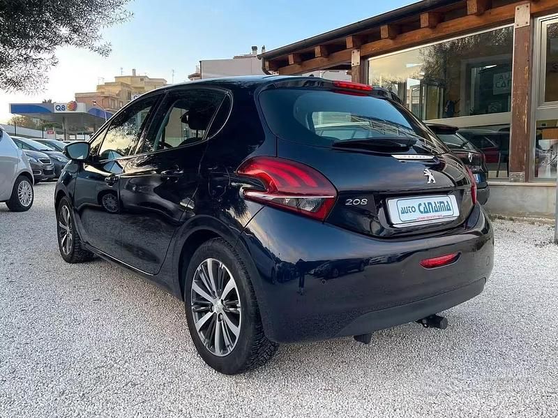 Usata Peugeot 208 74 CV (54 kW) 2017 Nero Utilitaria