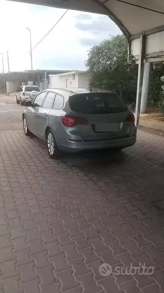 Usata Opel Astra 125 CV (91 kW) 2011 Station wagon