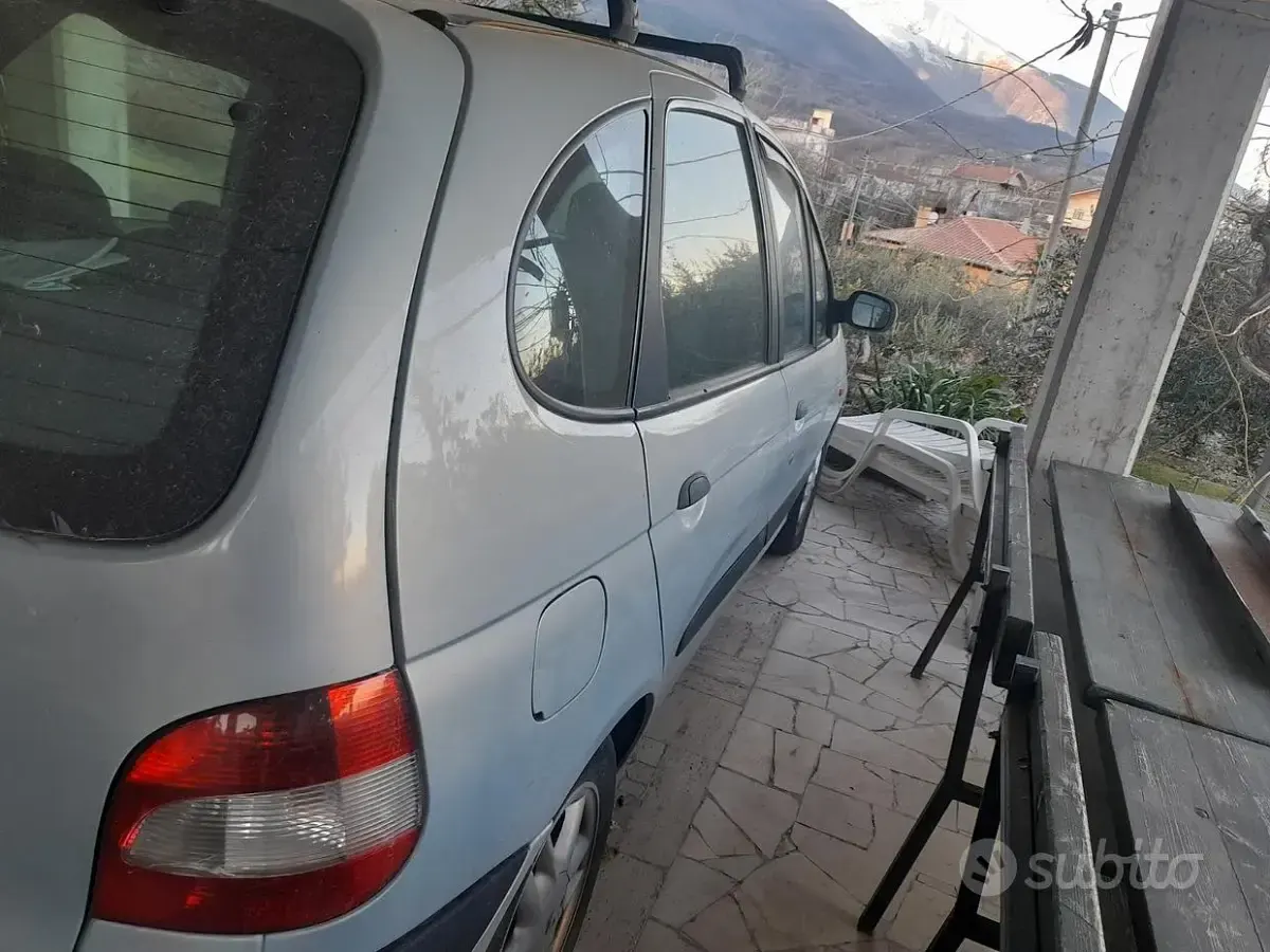 Usata Renault Scénic 2000 Grigio Monovolume