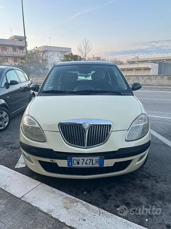 Usata Lancia Ypsilon 69 CV (50 kW) 2007 Bianco Utilitaria