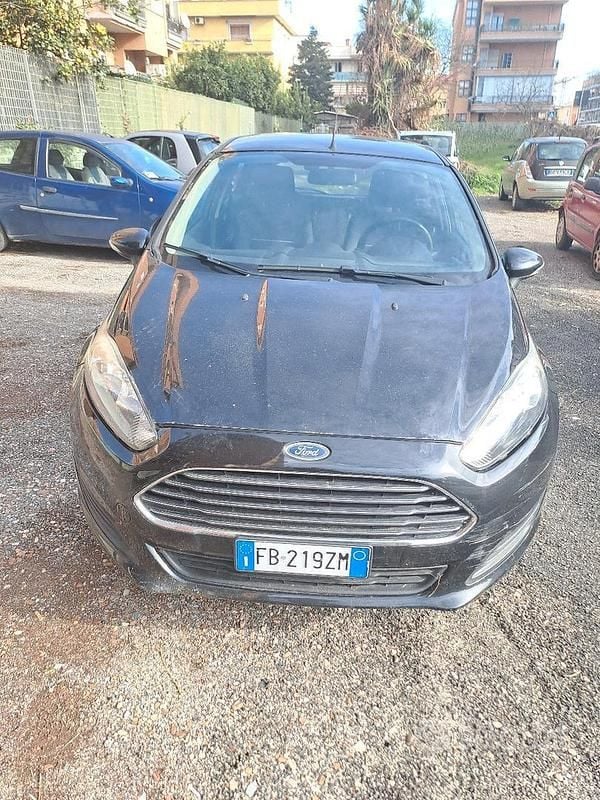 Nero Usata 2016 Ford Fiesta Berlina | 4900 € (Super prezzo) - Immagine 1/4