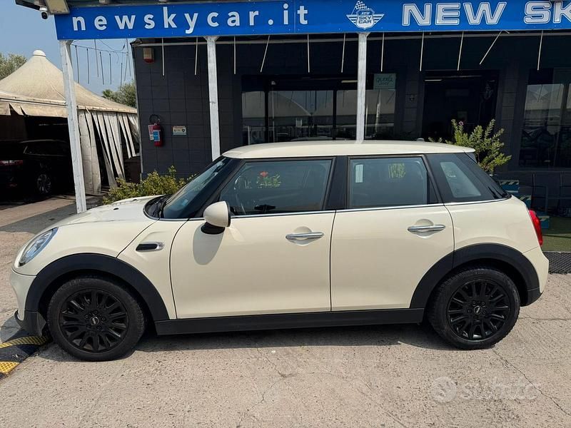 Usata Mini One D Hype 95 CV (69 kW) 2017 Beige Utilitaria