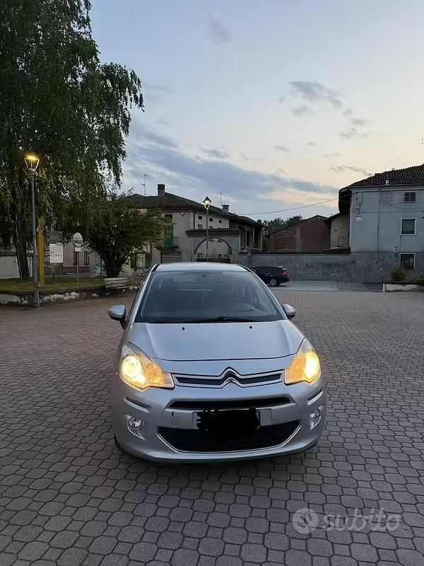 Begagnad Citroën C3 2016 Grå Sedan