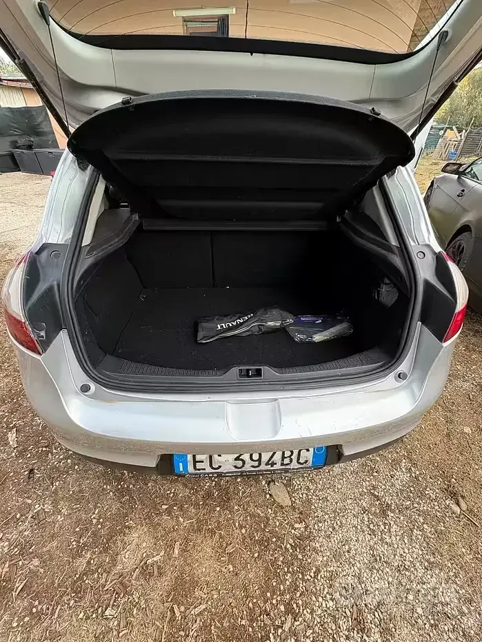 Usata Renault Mégane III 110 CV (80 kW) 2010 Grigio Berlina
