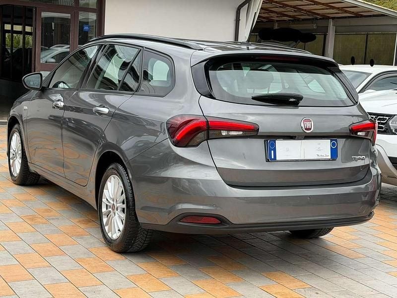 Usata Fiat Tipo Lounge 131 CV (96 kW) 2019 Grigio maestro Berlina