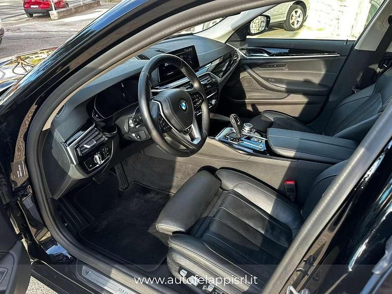 Usata BMW 530 Luxury Line 286 CV (210 kW) 2021 Nero Station wagon