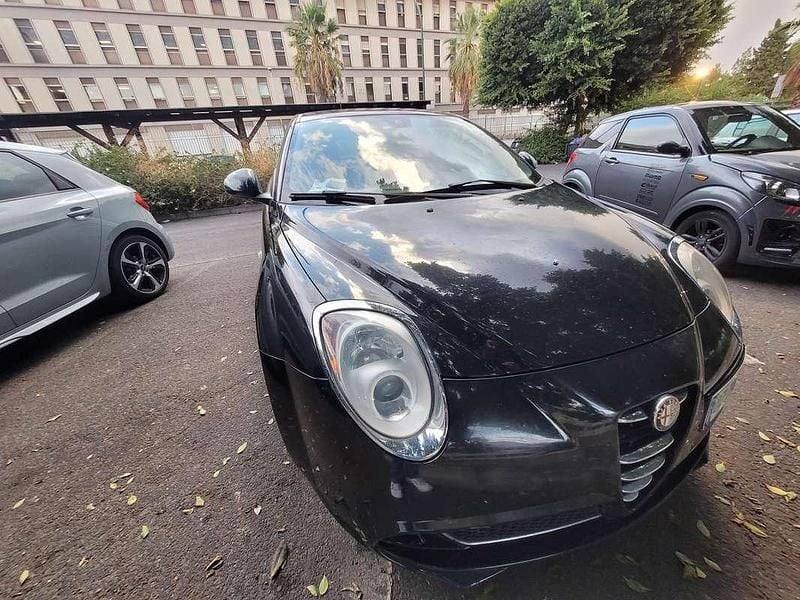 Nero Usata 2010 Alfa Romeo MiTo Distinctive Utilitaria | 4300 € (Buon prezzo) - Immagine 1/4