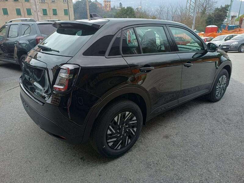 Nouvelle Fiat 600 Pop 110 ch (80 kW) 2025 Noir SUV