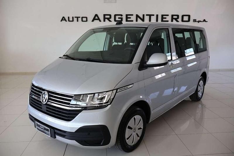 Usata VW Caravelle Comfortline 150 CV (110 kW) 2023 Argento Monovolume