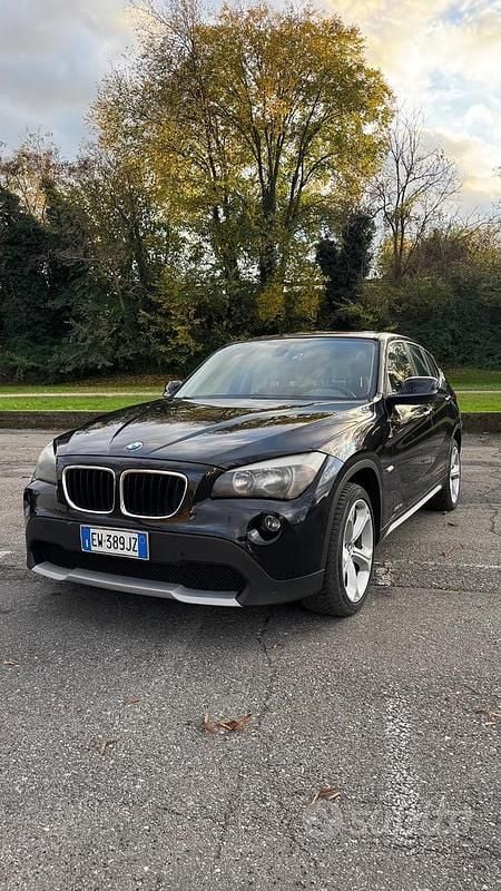 Nero Usata 2011 BMW X1 SUV | 6990 € (Buon prezzo) - Immagine 1/4