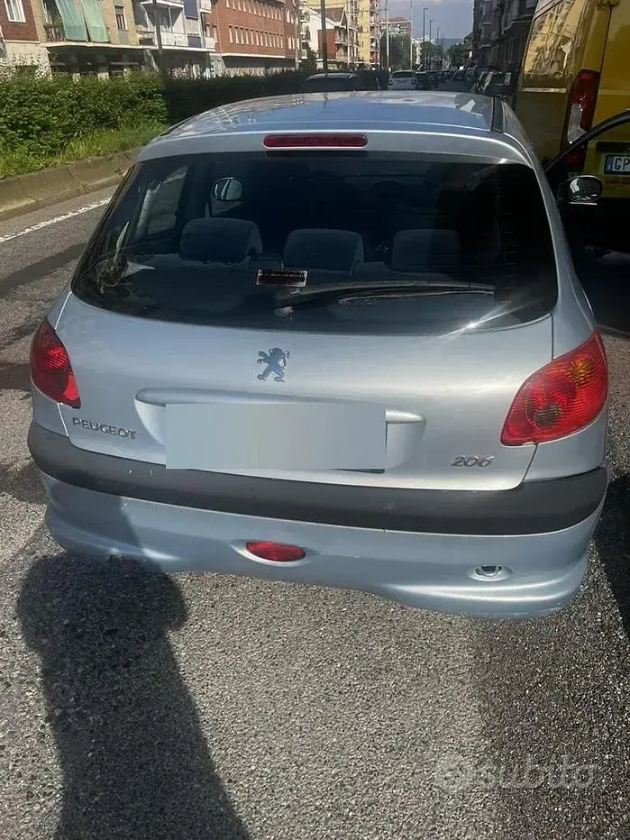 Usata Peugeot 206 75 CV (55 kW) 2004 Berlina