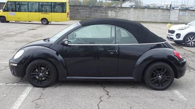 Usata VW New Beetle 105 CV (77 kW) 2006 Nero Utilitaria