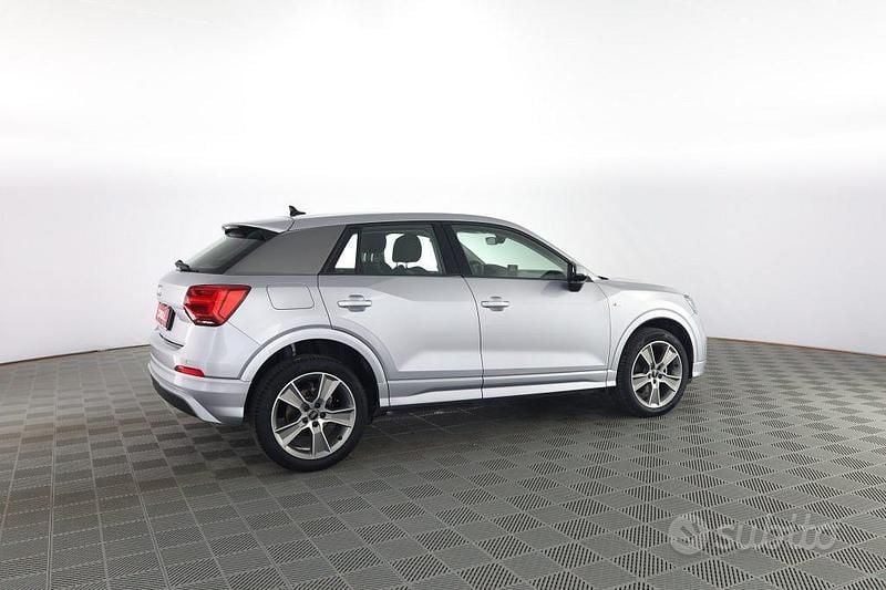 Usata Audi Q2 Design 115 CV (84 kW) 2020 Grigio SUV