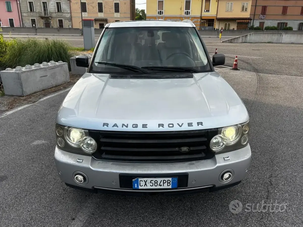 Usata Land Rover Range Rover Vogue 208 CV (152 kW) 2005 Grigio SUV