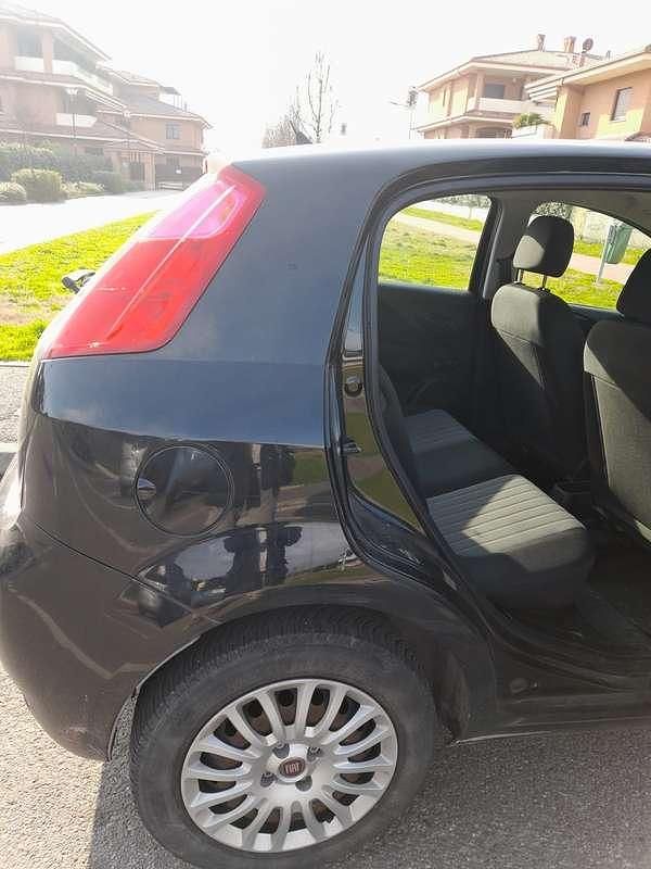 Usata Fiat Punto S 69 CV (50 kW) 2018 Nero Berlina