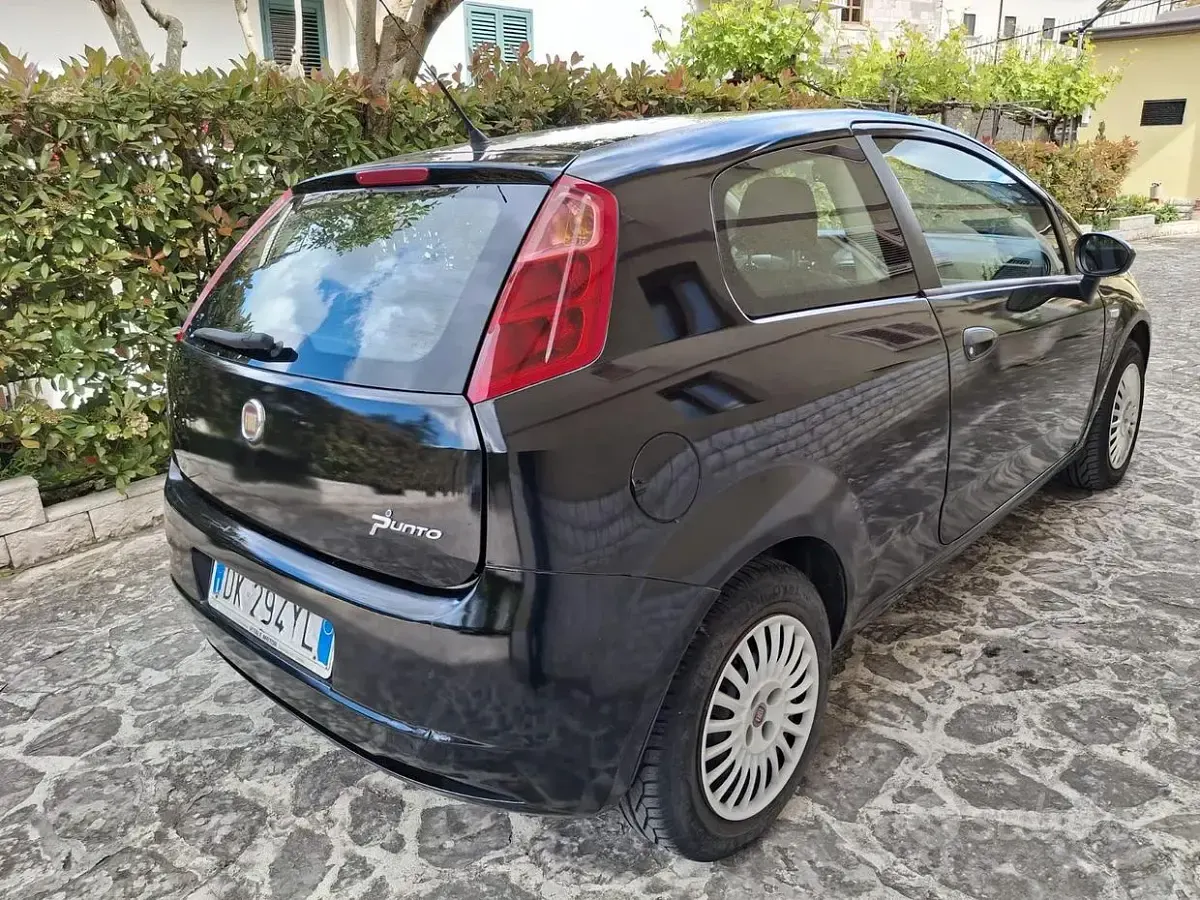 Usata Fiat Punto 75 CV (55 kW) 2007 Utilitaria