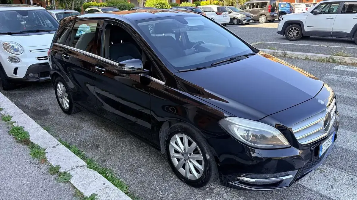 Begagnad Mercedes B180 Executive 109 HK (80 kW) 2013 Minibuss