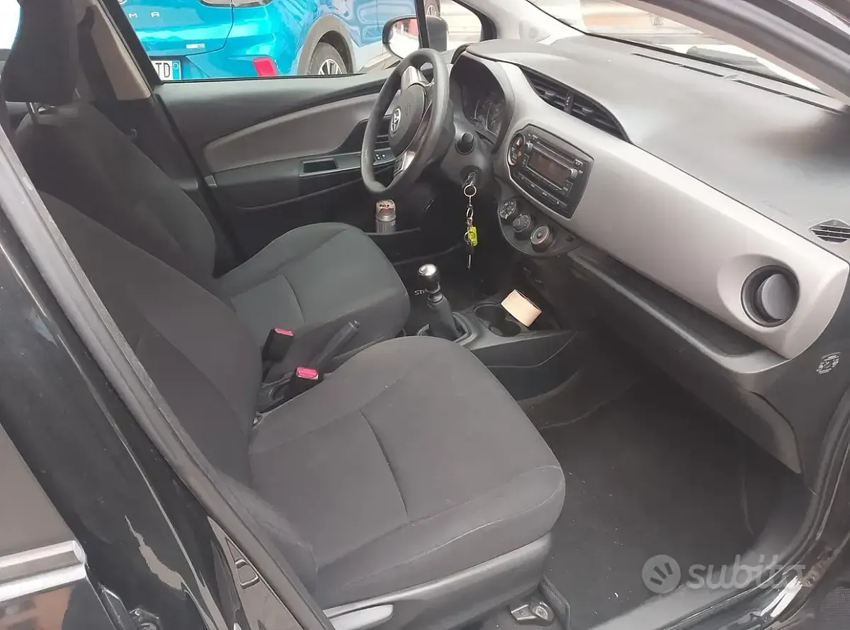 Occasion Toyota Yaris Active 90 ch (66 kW) 2014 Noir Citadine