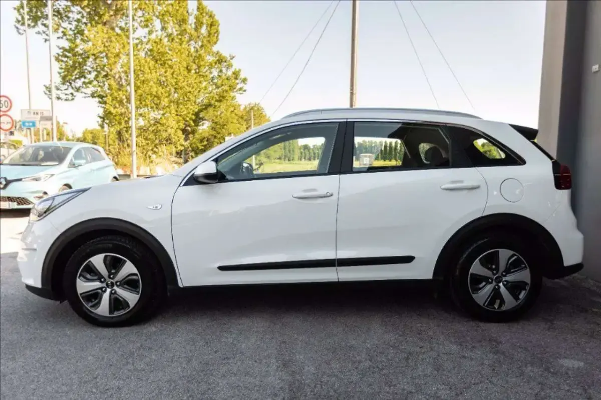Usata Kia Niro Style 141 CV (103 kW) 2017 Bianco SUV