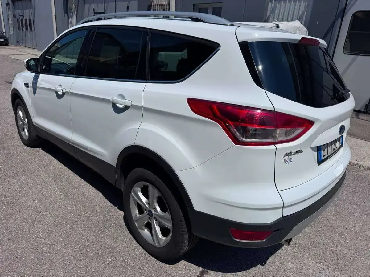 Usata Ford Kuga Titanium 140 CV (102 kW) 2013 Bianco SUV