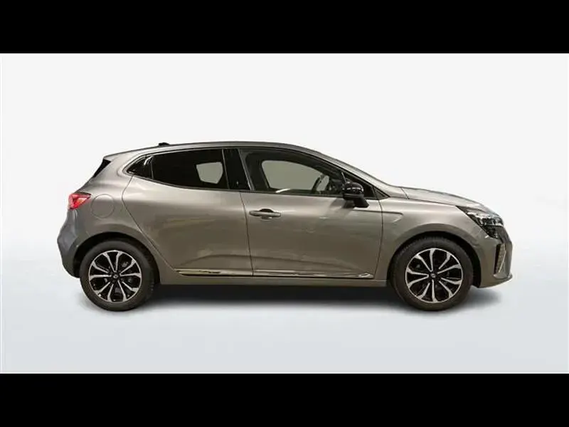 Usata Renault Clio Techno 90 CV (66 kW) 2025 Grigio scuro Utilitaria
