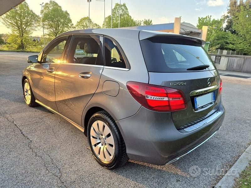 Usata Mercedes B200 136 CV (100 kW) 2017 Other Monovolume