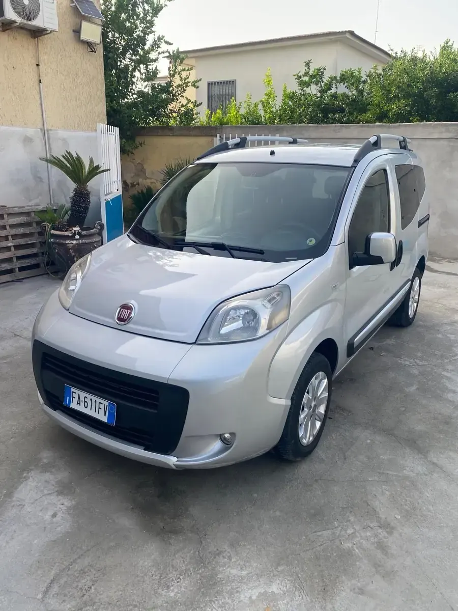 Usata Fiat Qubo Trekking 75 CV (55 kW) 2015 Argento Monovolume