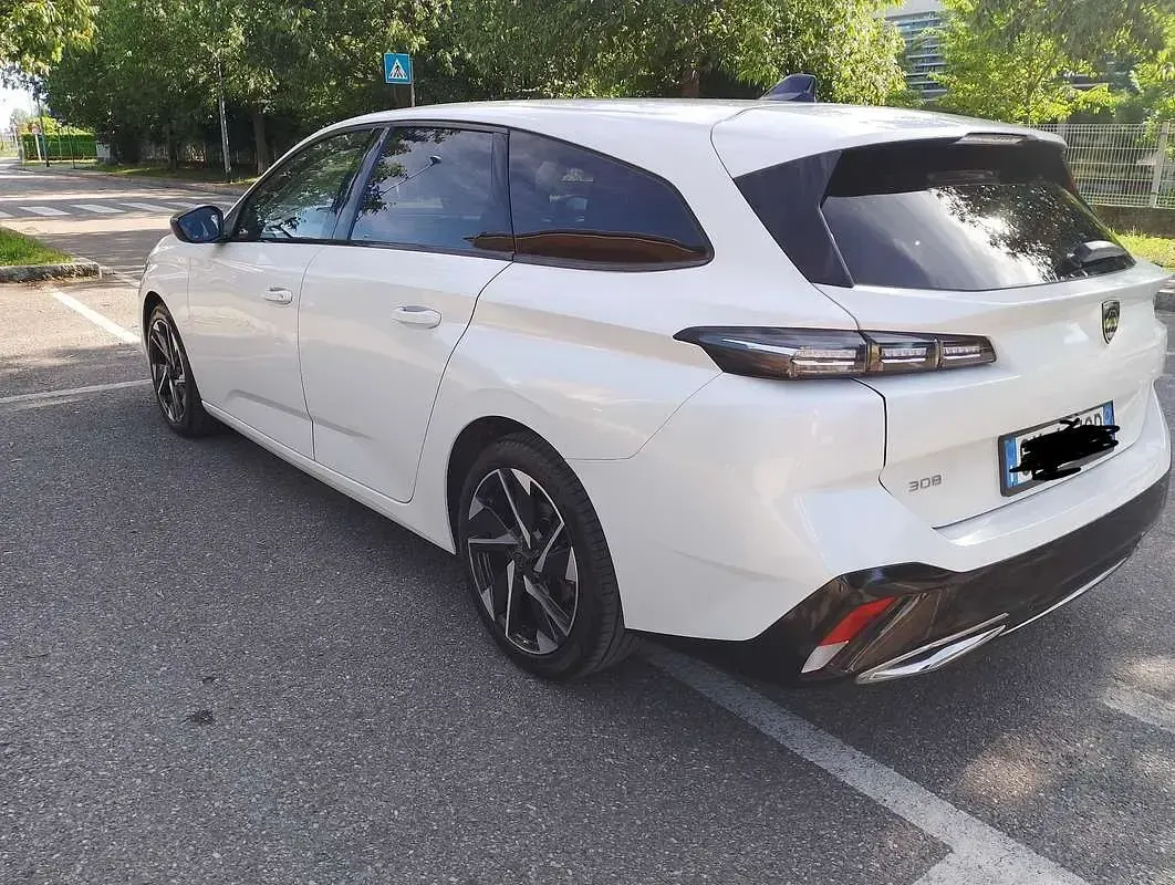Usata Peugeot 308 SW Allure 131 CV (96 kW) 2022 Bianco Station wagon