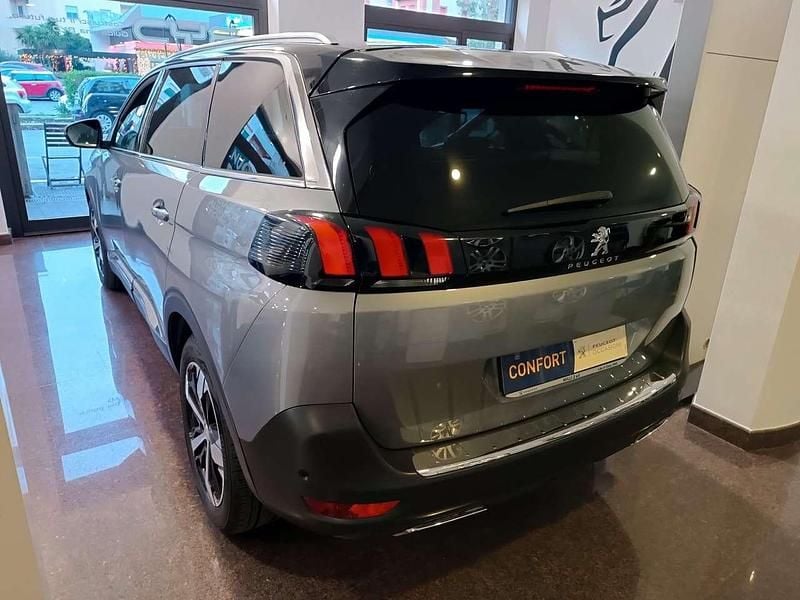 Usata Peugeot 5008 GT-line 131 CV (96 kW) 2019 Grigio artense SUV