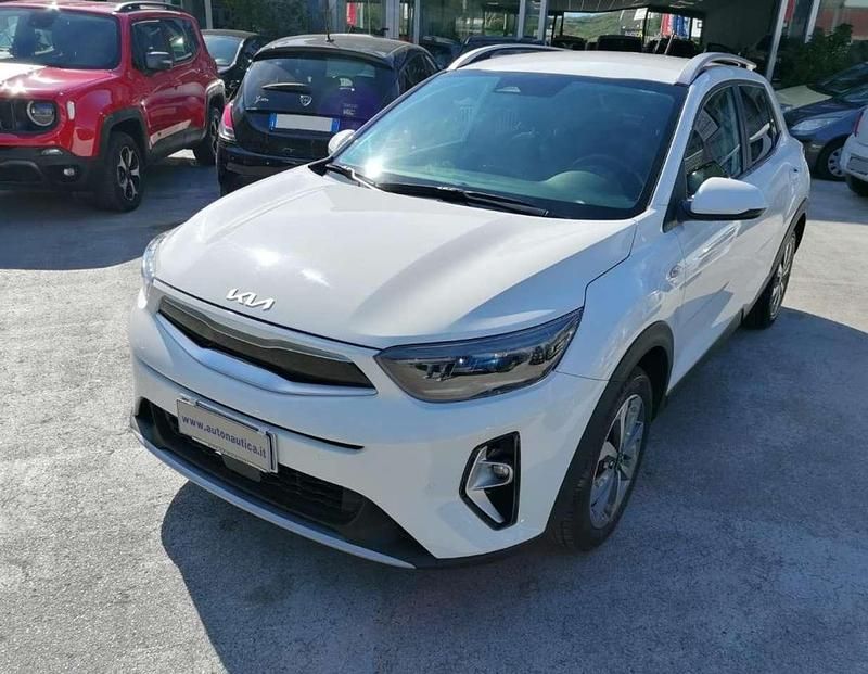 Usata Kia Stonic Style 84 CV (61 kW) 2022 Bianco SUV
