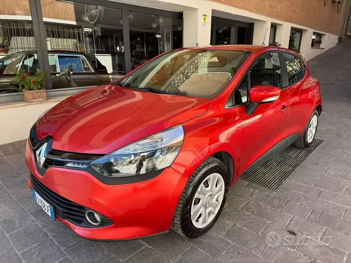Usata Renault Clio 73 CV (53 kW) 2015 Rosso Utilitaria