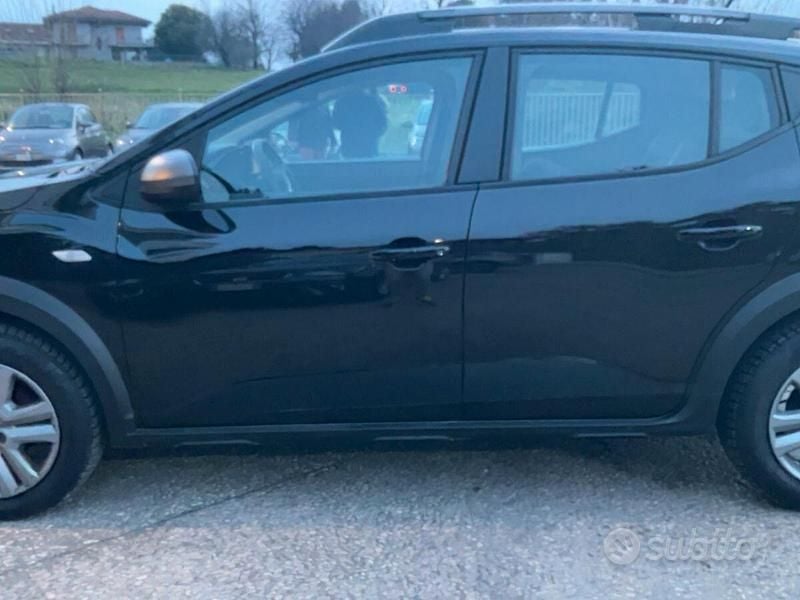 Usata Dacia Sandero Stepway 100 CV (73 kW) 2023 Nero Berlina