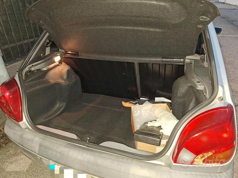 Usata Ford Fiesta Ghia 2002 Grigio Utilitaria