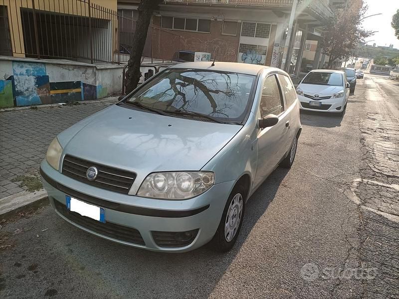 Usata 2004 Fiat Punto Active Due volumi | 1100 € (Ottimo prezzo) - Immagine 1/4
