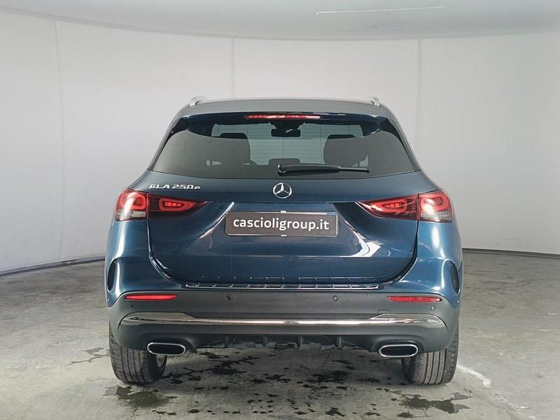 Usata Mercedes GLA250 Premium 160 CV (117 kW) 2022 Blue denim ; SUV